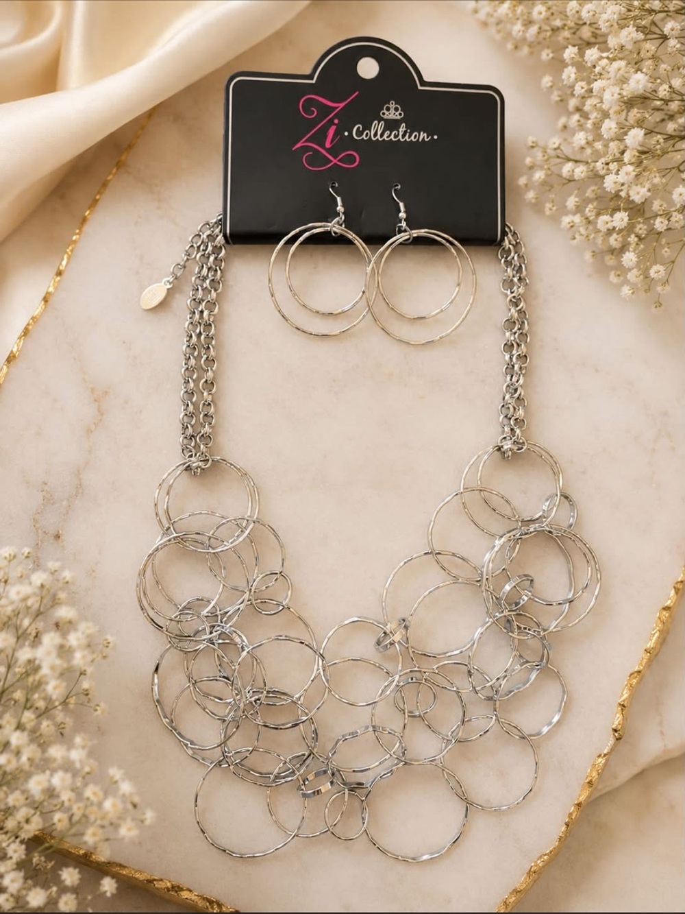 Zi Necklace & Earrings (Rebellion)